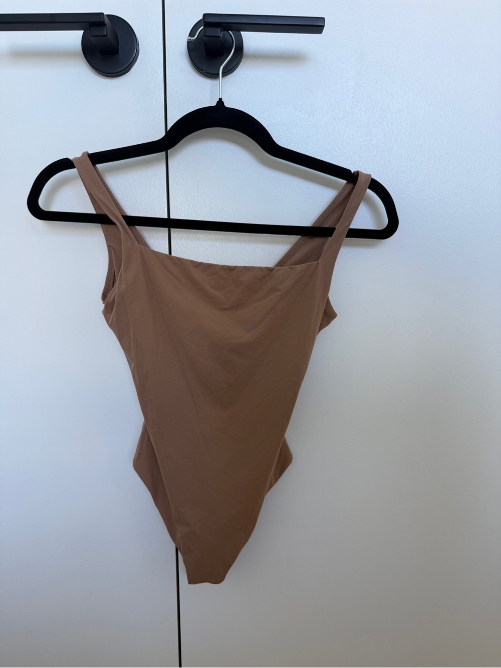 SKIMS Square-Neck Brown/Tan Stretch Tank Bodysuit